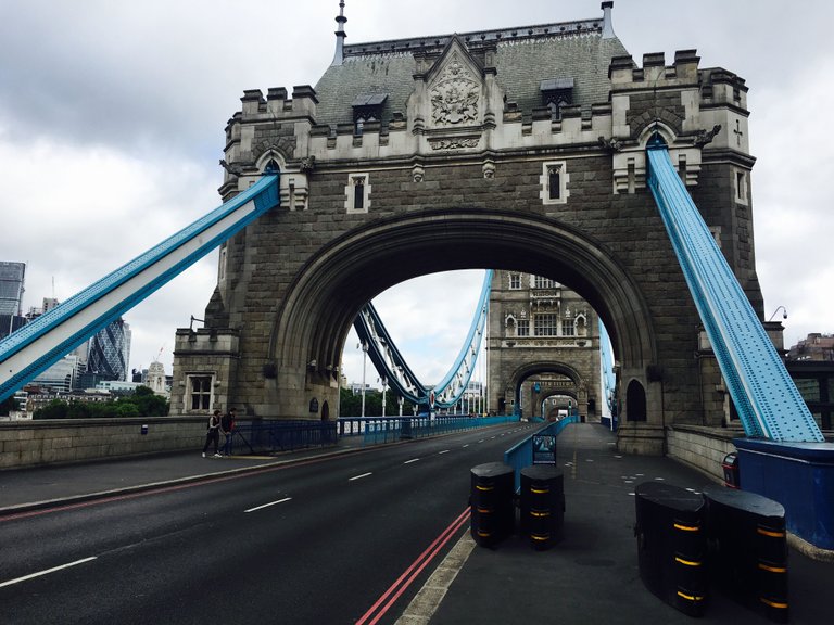 tower-bridge-enrty.JPG