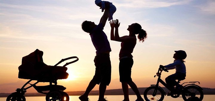 happy-family-silhouette-edit-720x340.jpg