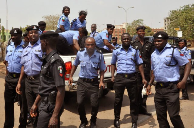 Nigerian-Policemen-in-search-of-the-Yang-Zhong.jpg