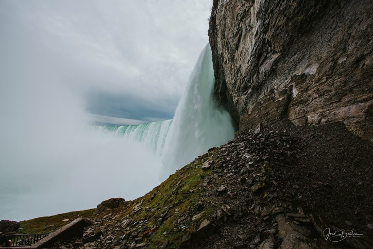 niagaraFalls-2.jpg