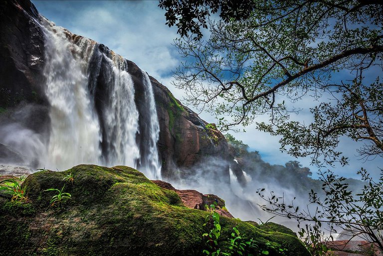 Athirapally_Water_falls.jpg