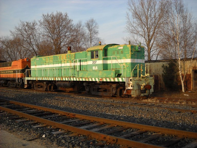 train pix 11-16-12 002.jpg