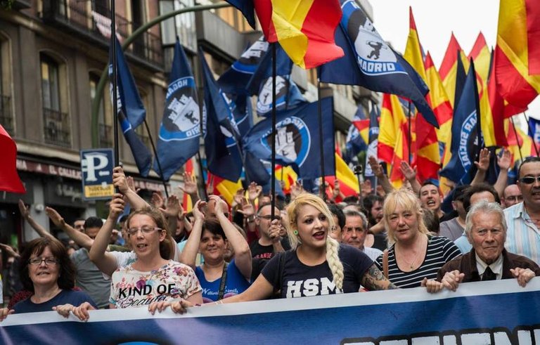 melisa-dominguez-al-frente-de-la-manifestacion-foto-daniel-munoz.jpg