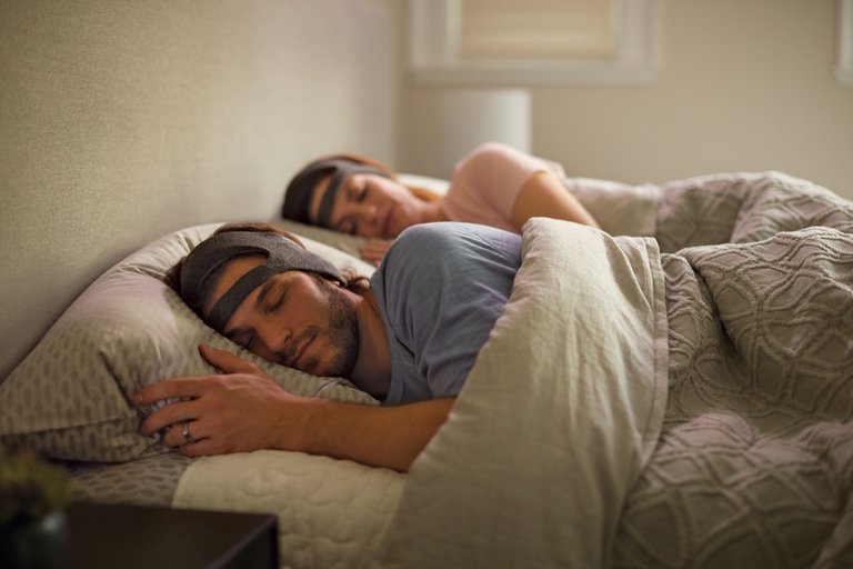 SRC_0717_PowerSleepCoupleInBedSleeping_8829_CKHiLg.download.jpg