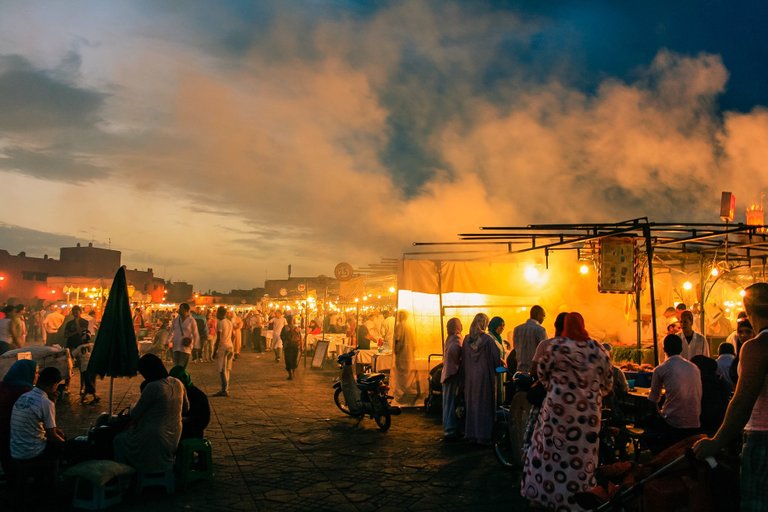 market-bazaar-sunset-smoke-people-freedomain.jpg