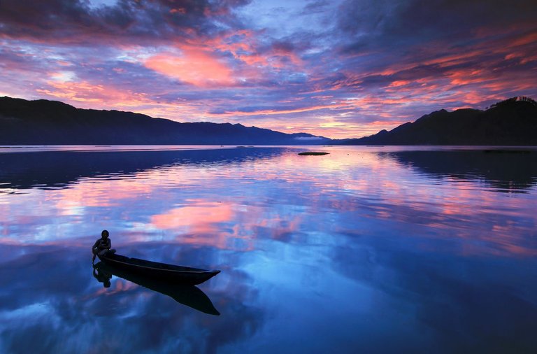 Sunrise di Laut Tawar, Takengon_resize.jpg