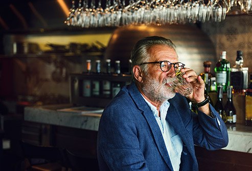 man_drinking_in_bar.jpg