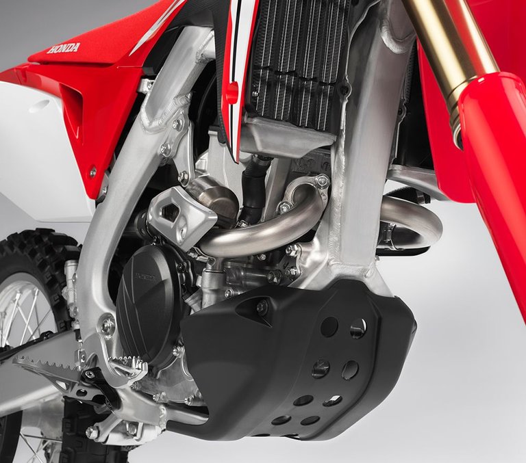 18_CRF250R_DUAL_HEADER_RT.jpg