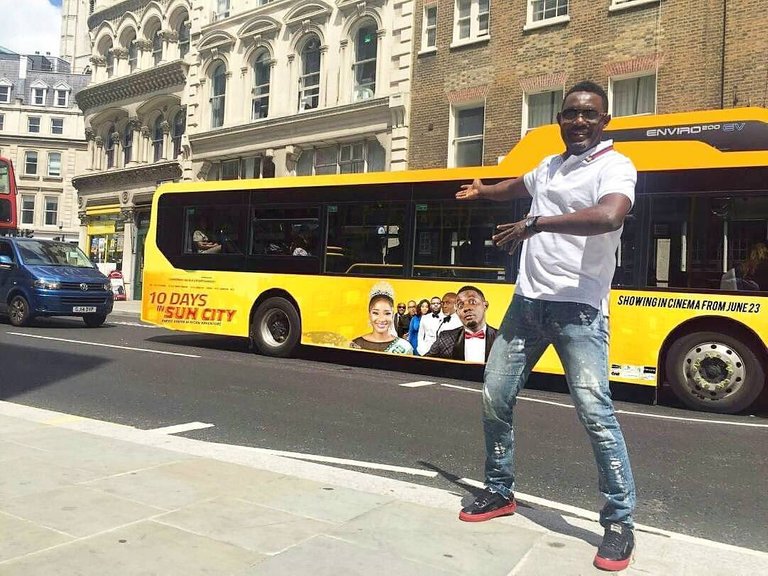 aycomedian-20171005-0001.jpg