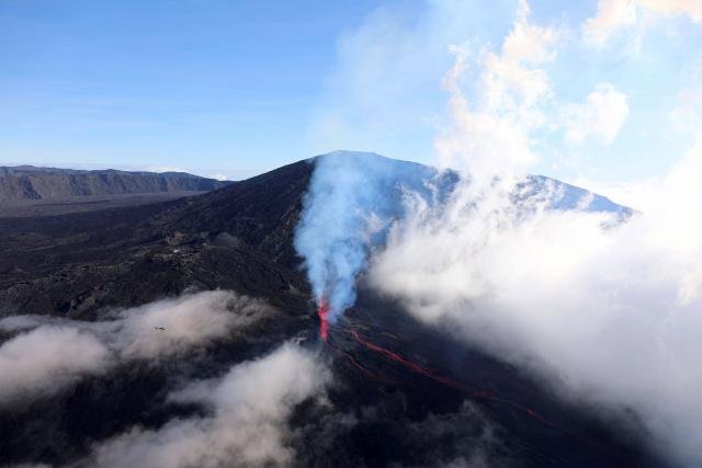 en-images-l-eruption-impressionnante-du-piton-de-la-fournaise_2.jpg