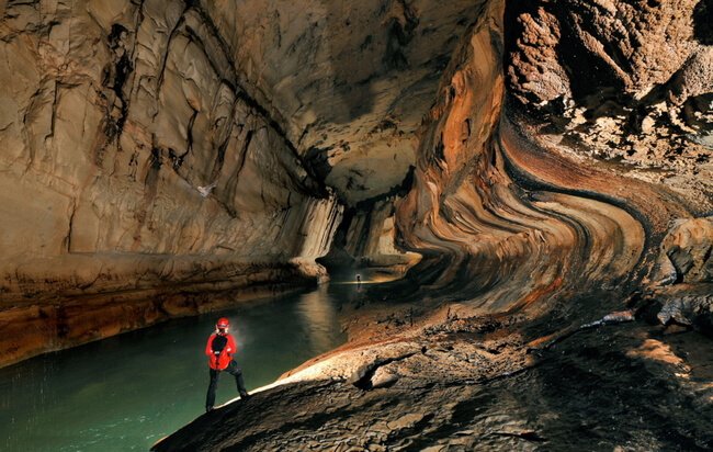 Wonderful-Underground-Cave-Photography-of-Robbie-Shone-99.jpg