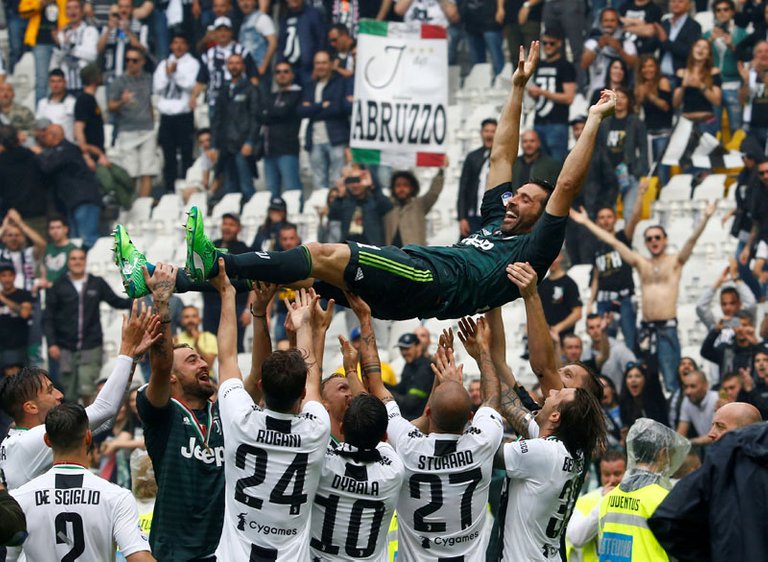 Buffon-lifted.jpg