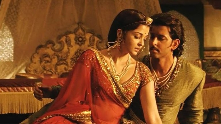 PA_bollywood_jodhaa-akbar_aug13_800x450 (1).jpg