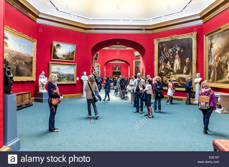 people-inside-the-exhibition-space-of-the-scottish-national-gallery-E5E167.jpg