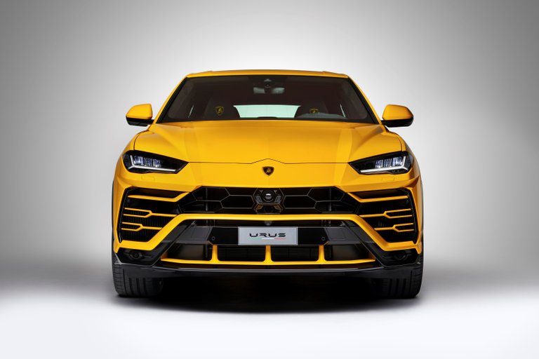 Lamborghini-Urus-13[1].jpg