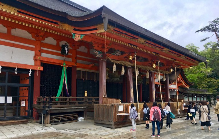 yasaka-jinja-1.jpg