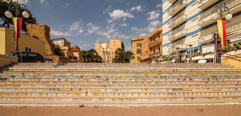 Mosaiktreppe-in-Mazara-del-Vallo.jpg