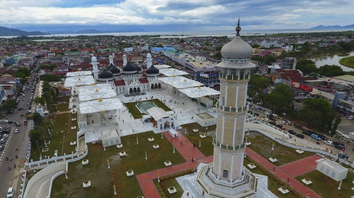 masjid-raya-baiturrahman-usai-diresmikan_20170514_081736.jpg