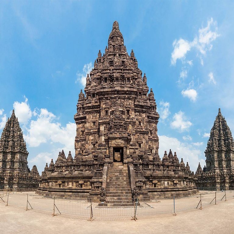 candi prambanan.jpg