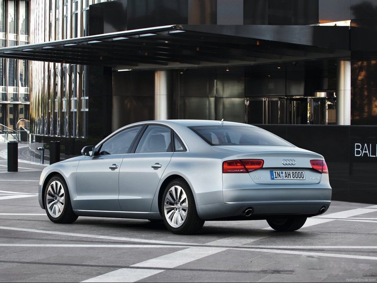 Audi A8 Hybrid 2013 rear.jpg