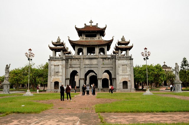 Nha-Tho-Da-Phat-Diem-Ninh-Binh.jpg