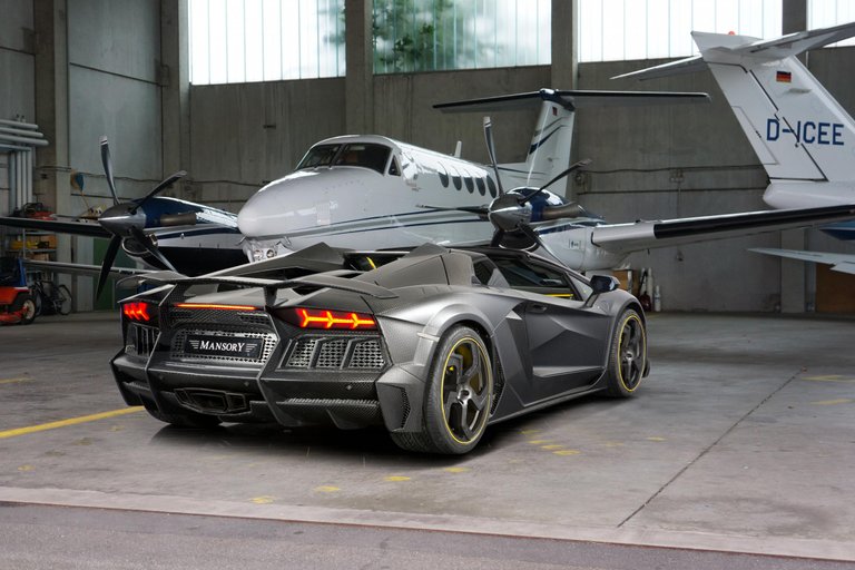 MANSORY_CARBONADO_Apertos_ext_02.jpg