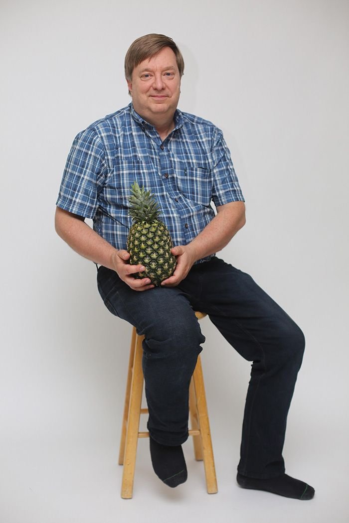 jl6t1-dad-loves-his-pineapple.jpg