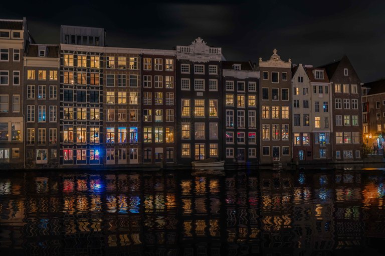 Amsterdam DamrK sTEEMIT (1 van 1).jpg