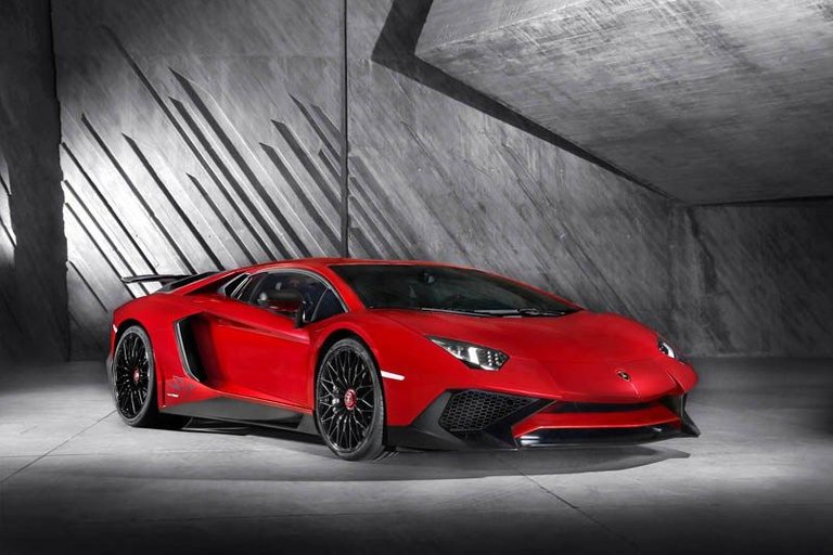 Lamborghini-Aventador-SV-picture-1.jpg