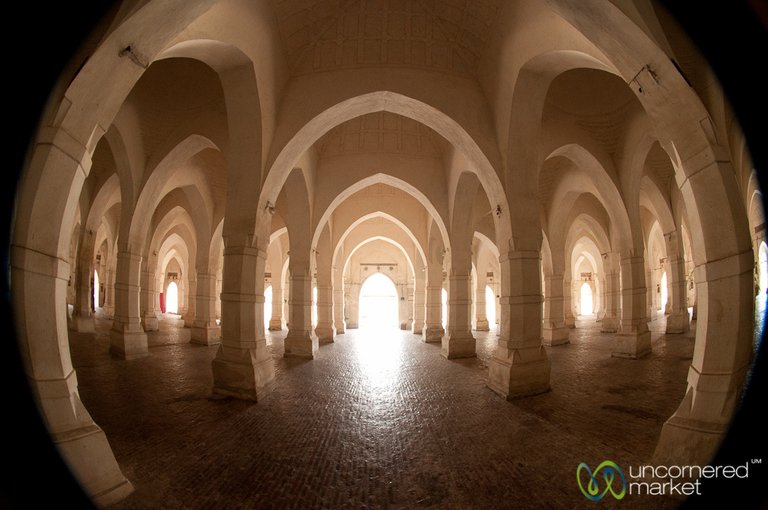 Inside-View-of-Shait-Gumbad-Masjid.jpg
