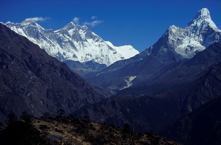 Nepal_Mount_Everest.jpg