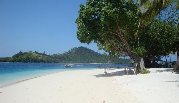 pantai-carita-banten.jpg