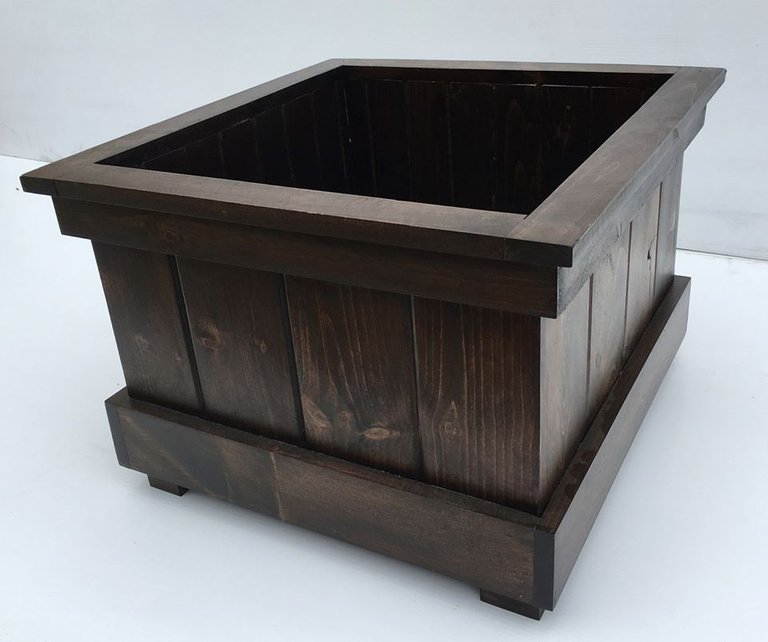 Wilno Square Planter.jpg