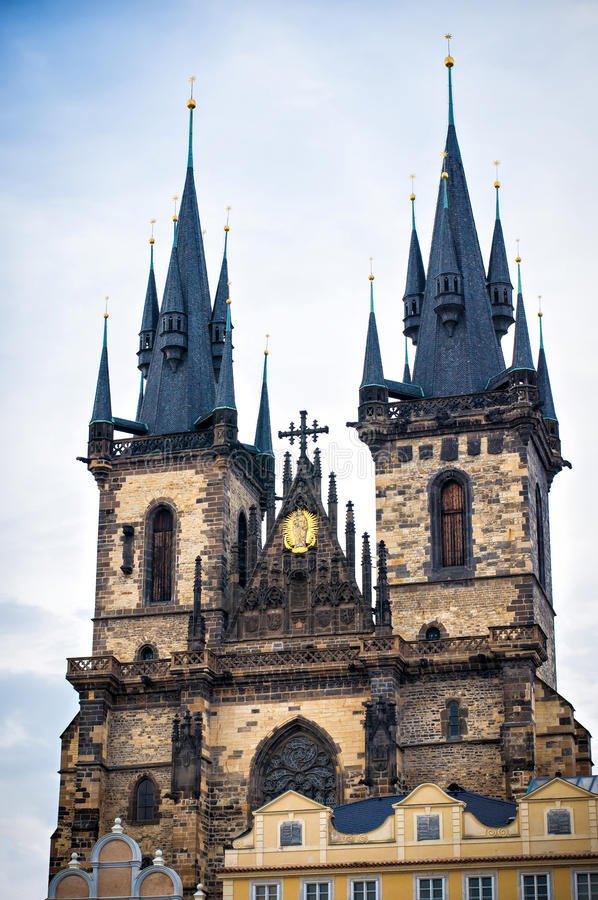 two-tower-church-our-lady-tyn-29347062.jpg