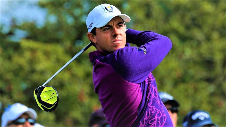 dm_140924_golf_news_rory_mcilroy_driver1058.jpg