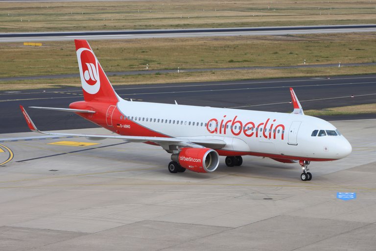 D-ABNO Air Berlin -A320 WL.JPG