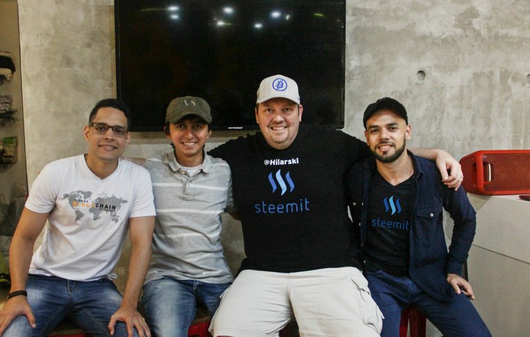 meetup-panama-steemit-anabell-hilarski04.jpg