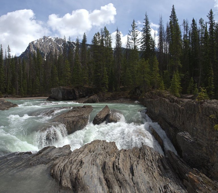 natural-bridge-yoho-national-park-1.jpg