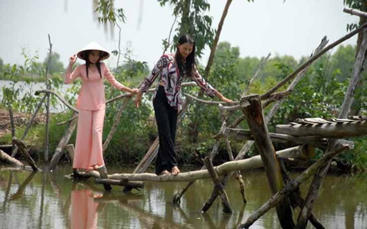 19.-Monkey-bridges-Vietnam..jpg