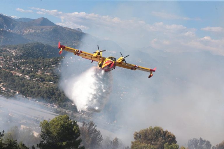 carros-canadair.jpg