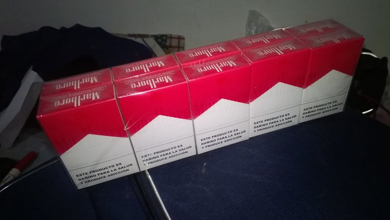 cigarros-cigarrillos-marlboro-rojo-D_NQ_NP_208011-MRD20450261545_102015-F.jpg