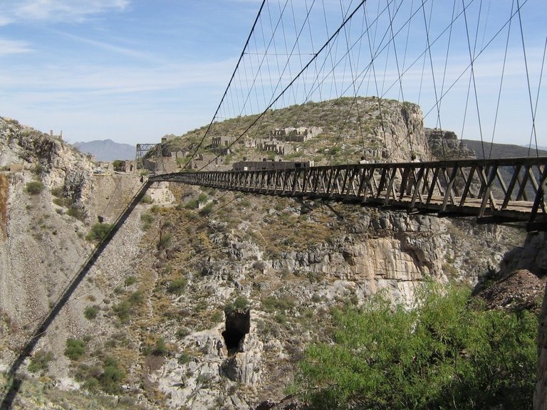 Puente de Ojuela Bridge, Mexico.jpg