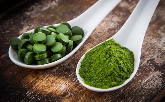 spirulina-in-tablet-and-powder-form.jpg