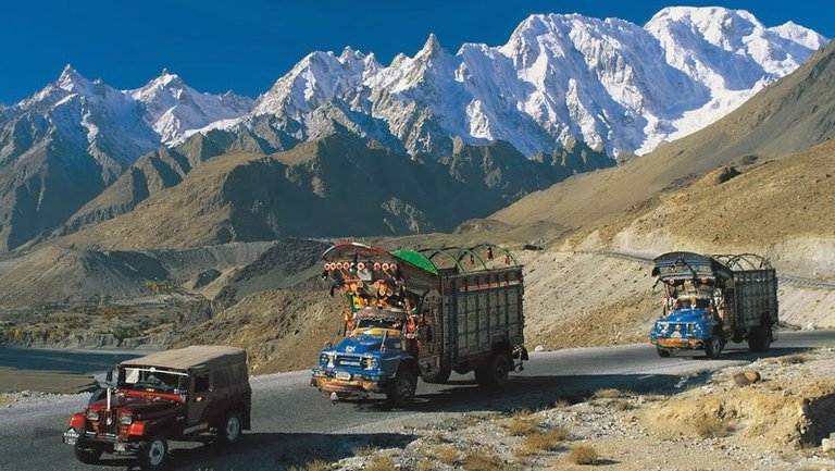 01 Karakoram Highway.jpg