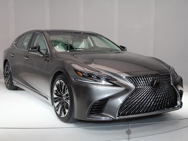 30a-2018-Lexus-LS-AT.jpg