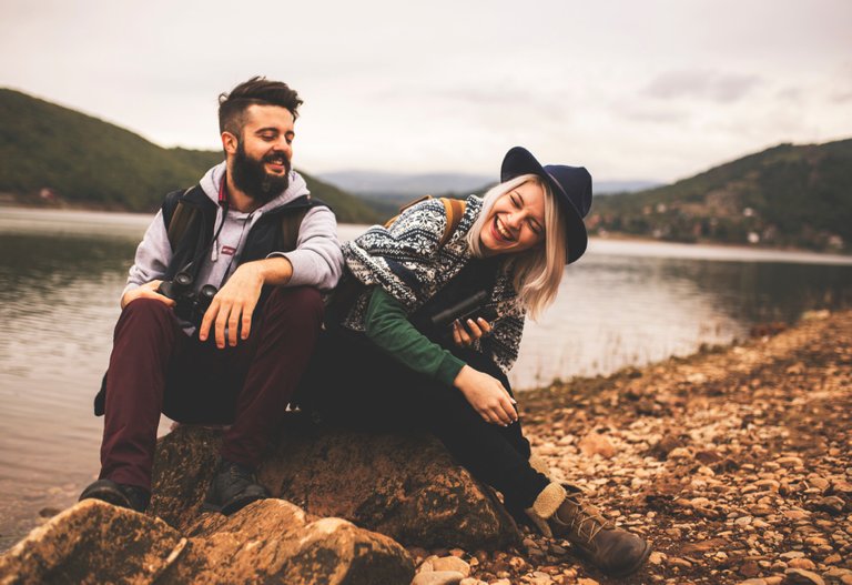 couple-hiking.jpg