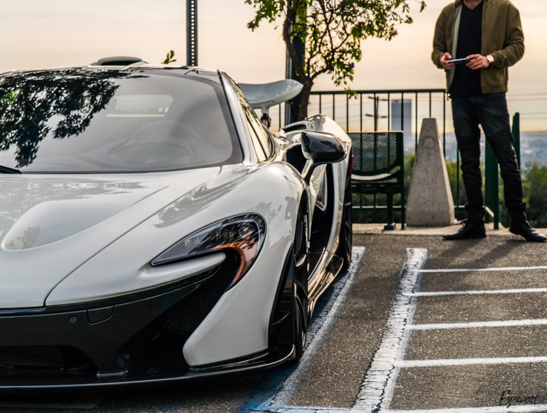 white Mclaren P1.jpg