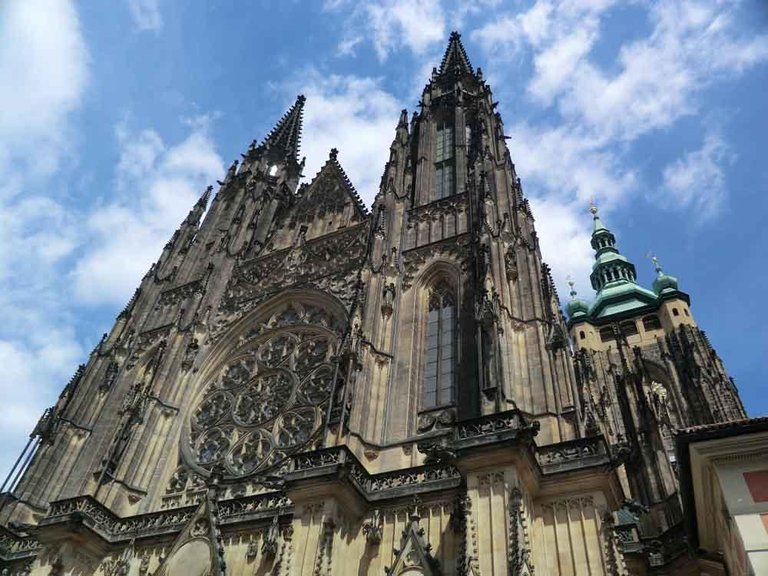 St-Vitus-Cathedral-123-319-44-481.jpg