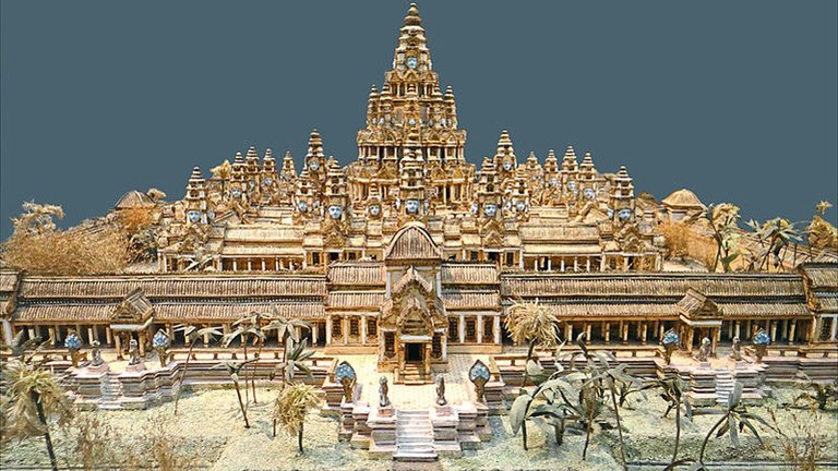 2 Angkor_Thom_Cambodia.jpg