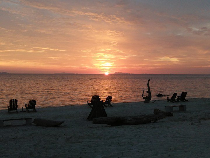 Leela Beach Or Coco-Cabin Beach.jpg